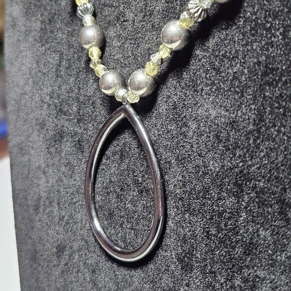 New York Silver Tone Beaded Necklace Teardrop Shaped Pendant 17-19" - Picture 5 of 14